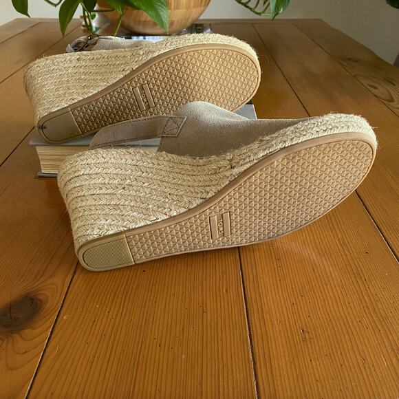 Toms Monica Suede Espadrille Slingback Wedge Sandals Desert Taupe EUC Womens 9.5 - Picture 8 of 10